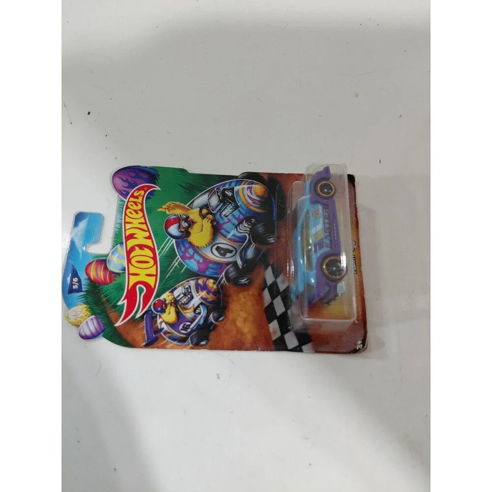 NIP Hot Wheels Easter 2017 1:64 Die Cast Flight 03 Hot Hatchback